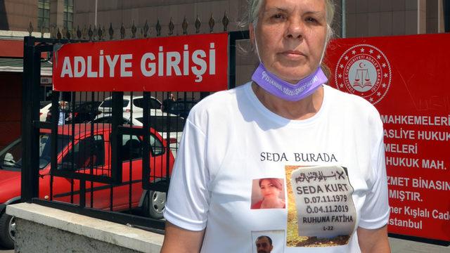 Öldürülen kızının mezar taşı fotoğraflı tişörtüyle duruşmaya geldi: Birileri görsün