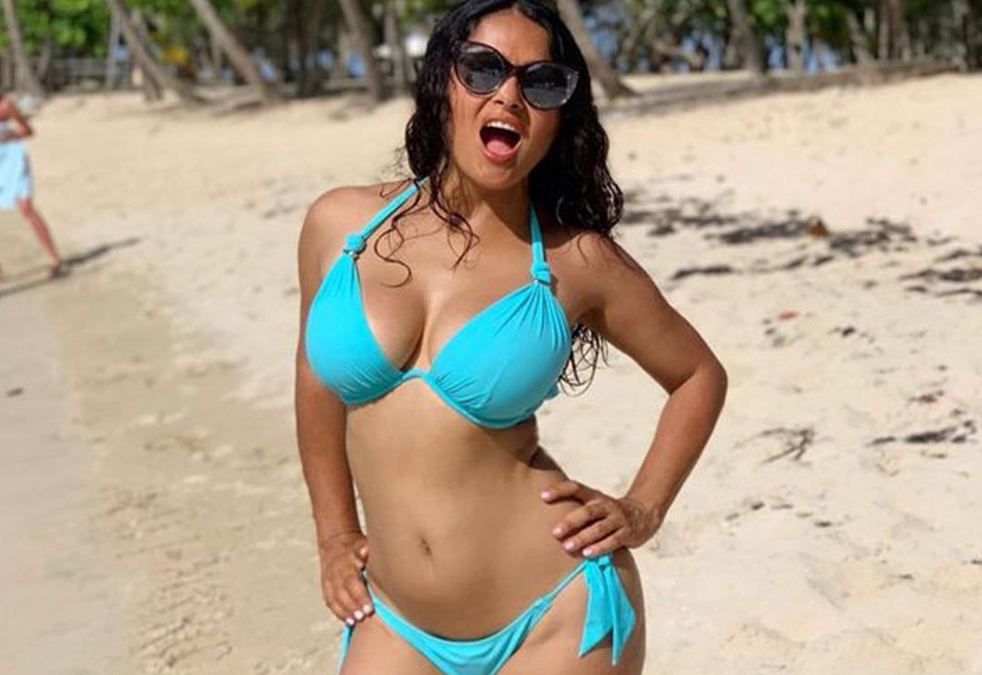 Salma Hayek'ten menopoz itirafları! "G&ouml;ğ&uuml;slerim b&uuml;y&uuml;d&uuml; ve..."