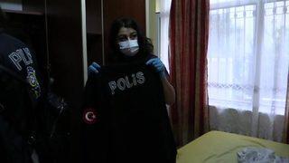 Fuhuş operasyonunda polis yeleği ele geçirildi
