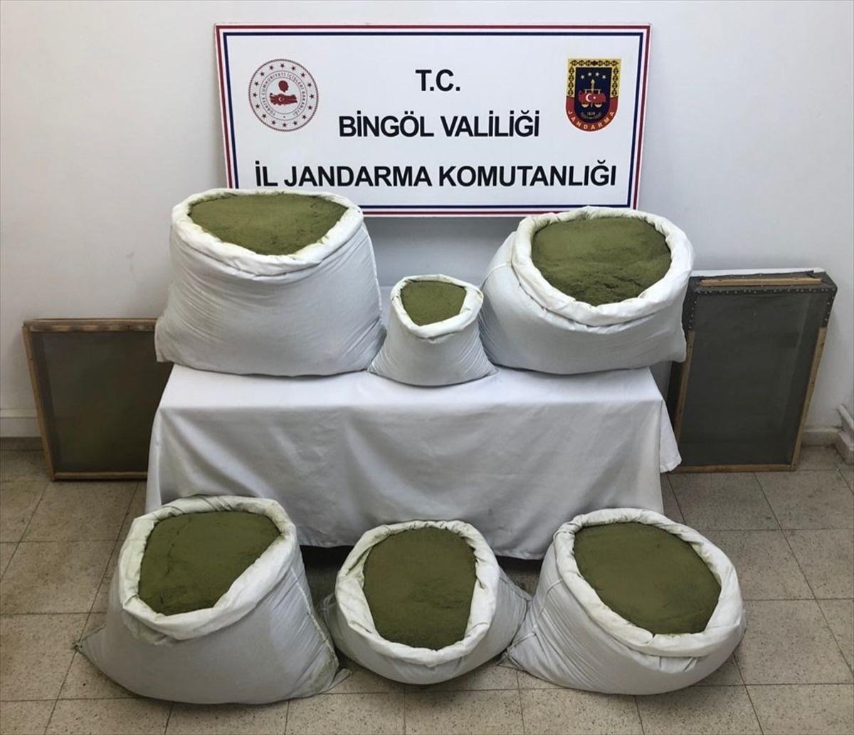 Bing&ouml;l'de 101 kilogram esrar ve 2 bin k&ouml;k kenevir ele ge&ccedil;irildi