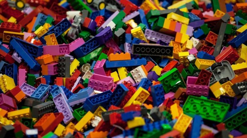 LEGO geri d&ouml;n&uuml;şt&uuml;r&uuml;lm&uuml;ş pet şişelerden &uuml;retilmiş blokların satışına '2 yıl i&ccedil;inde' başlayacak