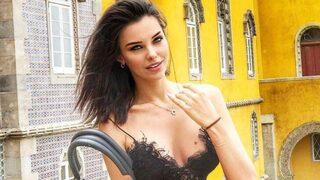 Tuvana Türkay tatil sezonunu açtı! Mavi mayosuyla poz verdi