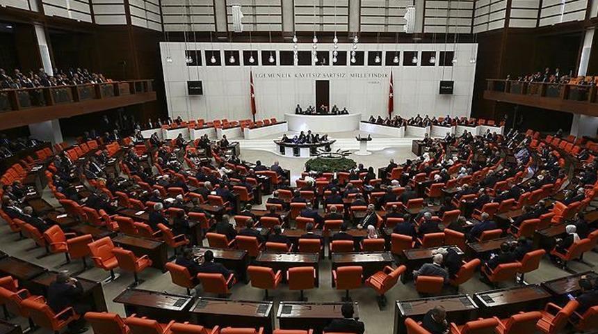 Askerlerin yargılanmasıyla ilgili yeni düzenleme Meclis'te kabul edildi