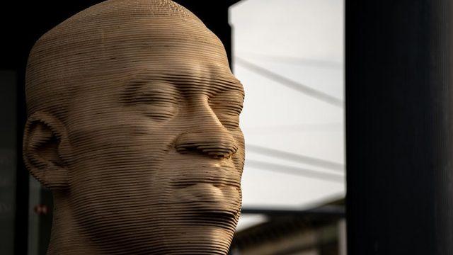 New York'taki George Floyd heykeli aşırı sağcı bir grubun saldırısına uğradı