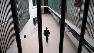 Resmi Gazete'de yayımlandı! Hükümlülere e-posta hakkı tanındı