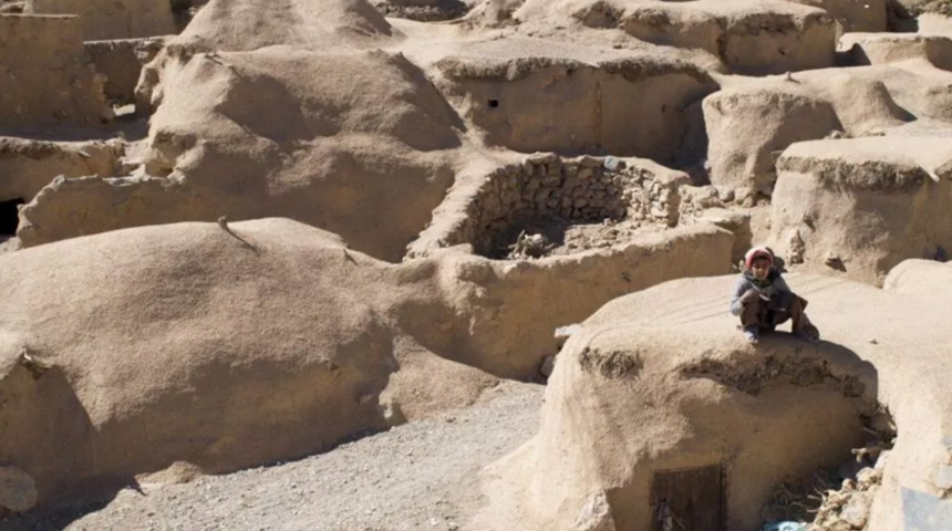 Bir dönem bir metre boyundaki insanların yaşadığı İran’ın ‘Cüceler Şehri’ olarak isimlendirilen Makhunik Köyü gizemini koruyor