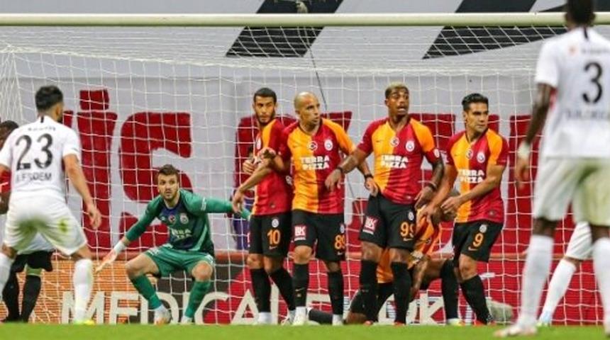 Galatasaray'da sürpriz ayrılık! 