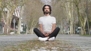 Modern zaman seyyahı! 80 günde parasız dünya turu yaptı