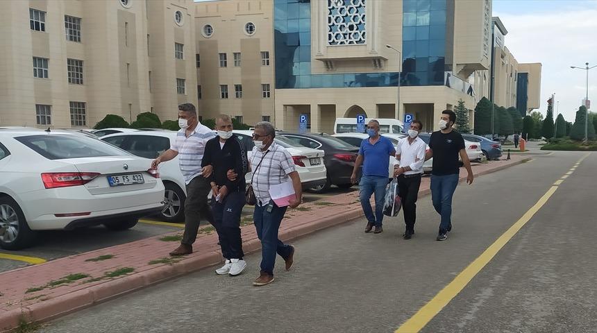 Konya'da kendilerinden haraç istediğini öne sürdükleri kişiyi bıçakla öldüren 2 kardeş tutuklandı