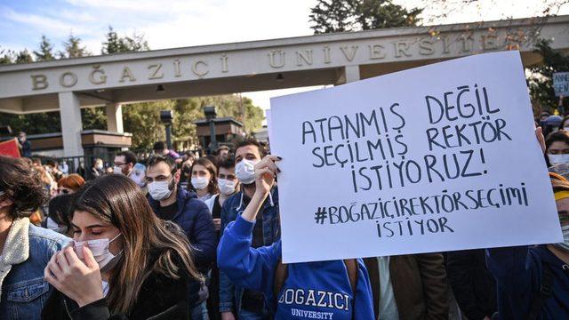 1 Ocak'ta Cumhurbaşkanlığı atamasıyla Prof. Dr. Melih Bulu'nun rektörlüğe getirilmesi, haftalar süren eylemlere neden olmuştu.