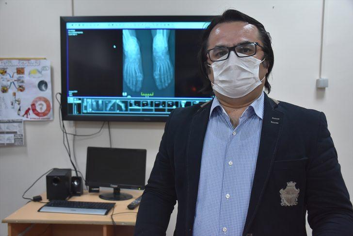 Literatürde tanımlanmamış "üçlü ayak deformitesi" hastaları için özel tabanlık tasarlandı G2