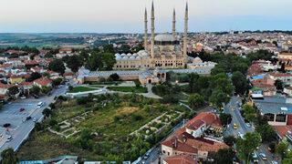Cumhurbaşkanı Erdoğan müjdeyi verdi! Selimiye Cami Meydanı restore edilecek