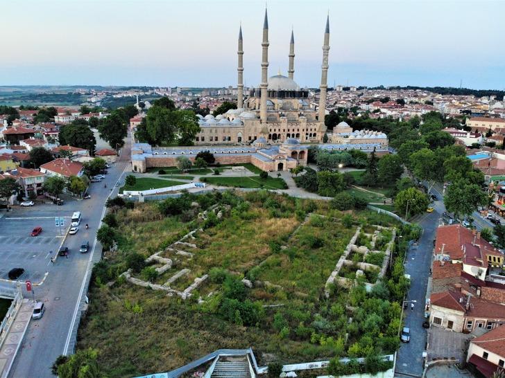Cumhurbaşkanı Erdoğan müjdeyi verdi! Selimiye Cami Meydanı restore edilecek G1