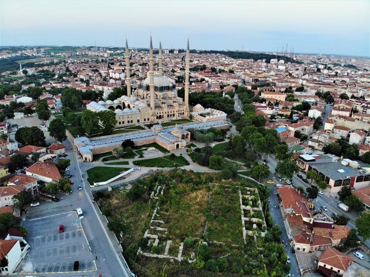 Cumhurbaşkanı Erdoğan müjdeyi verdi! Selimiye Cami Meydanı restore edilecek G2