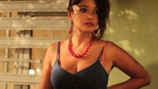 Nurgül Yeşilçay siyah mayosuyla sevgilisine poz verdi! Rus hatunları göre göre...