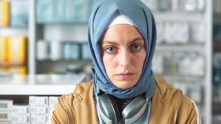 Bige Önal bikinili pozlarıyla sosyal medyayı salladı