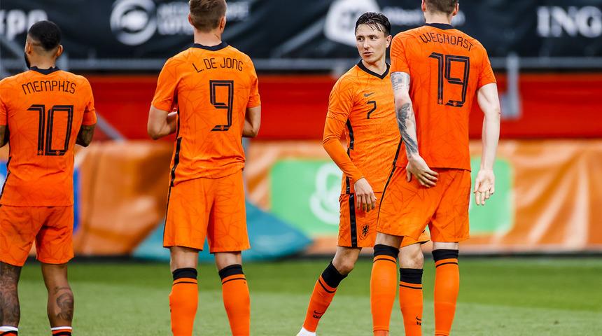 Steven Berghuis'tan Galatasaray'a ret