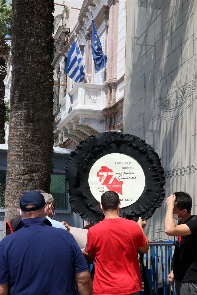 İzmir'de Çamerya katliamının 77'nci yılında Yunanistan Başkonsolosluğuna siyah çelenk bırakıldı