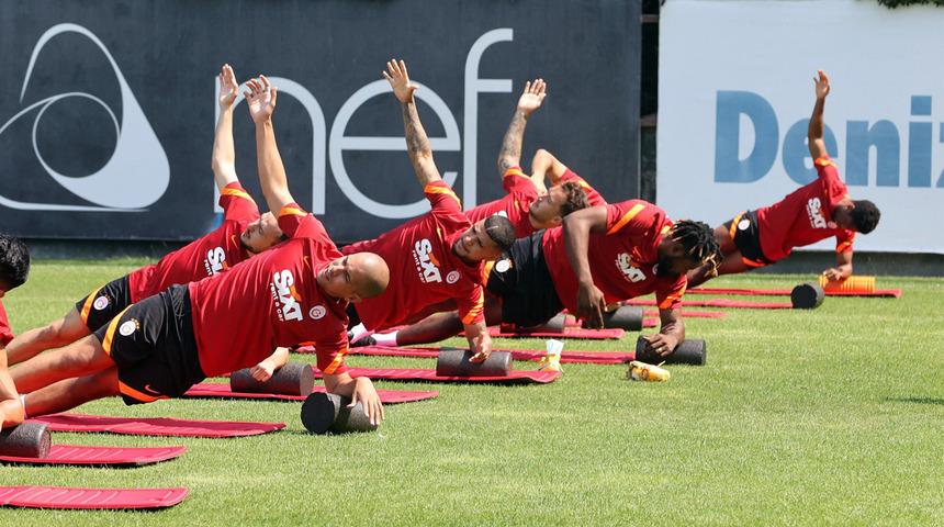 Galatasaray, yeni sezon hazırlıklarını çift antrenmanla sürdürdü