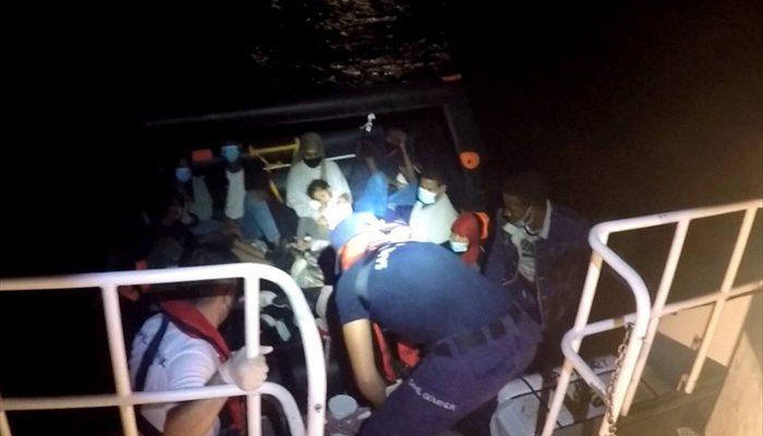 Datça açıklarında can salındaki 15 düzensiz göçmen kurtarıldı
