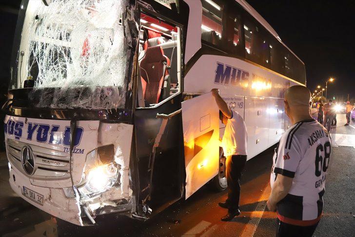 Aksaray'da otobüs ile minibüs çarpıştı: 12 yaralı G2