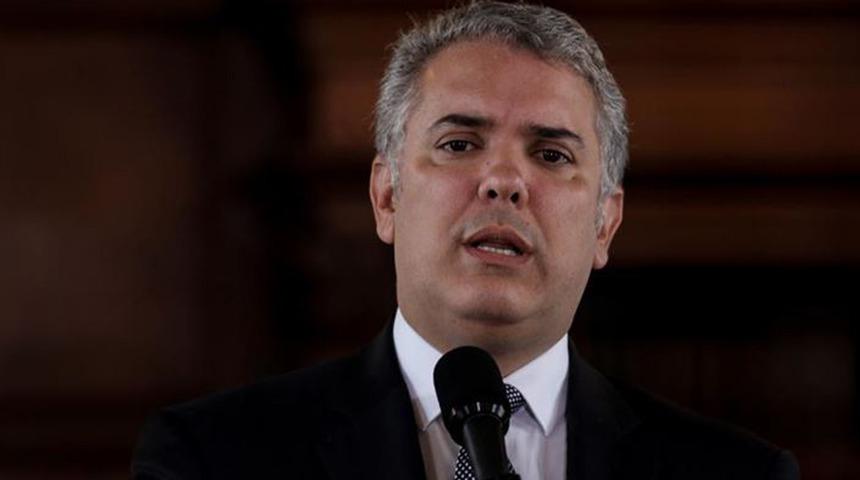 Kolombiya Devlet Başkanı Ivan Duque'nin içinde bulunduğu helikoptere ateş açıldı