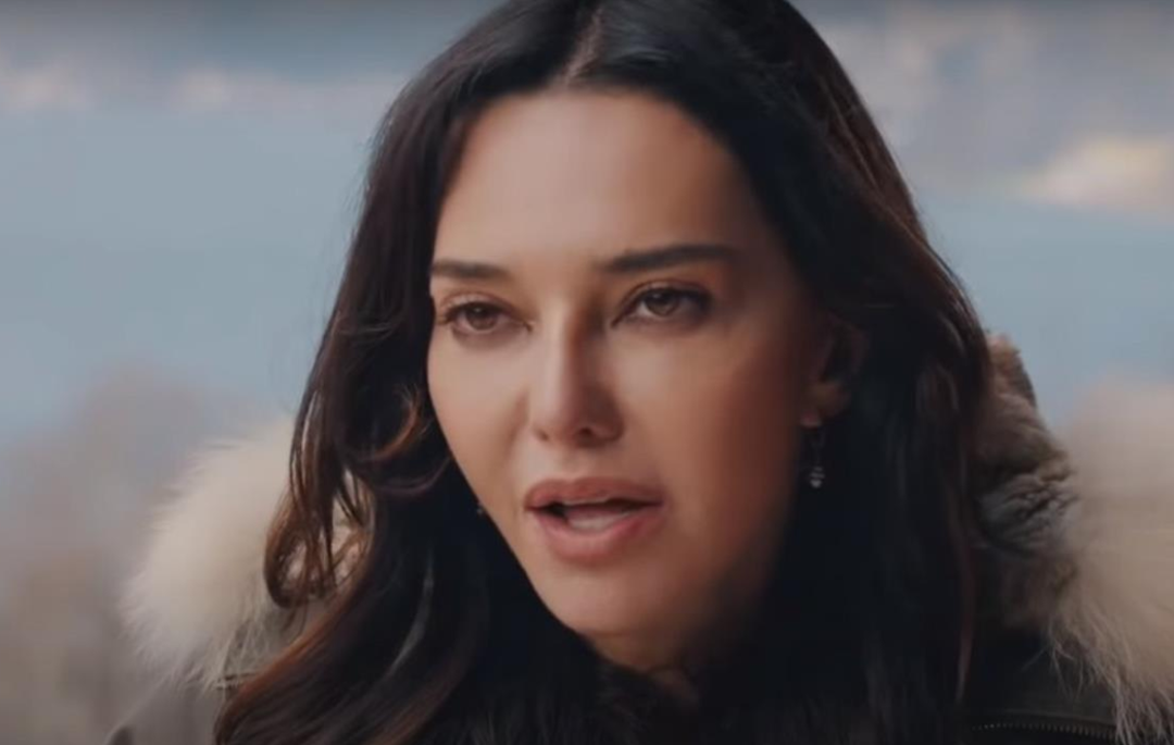 Hande Ataizi alay konusu oldu! Kendi diye Kendall Jenner fotoğrafını paylaştı