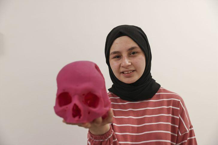 16 yaşındaki Gizemnur yapay kafatası parçalarının nakledilmesiyle hayata yeniden bağlandı G4