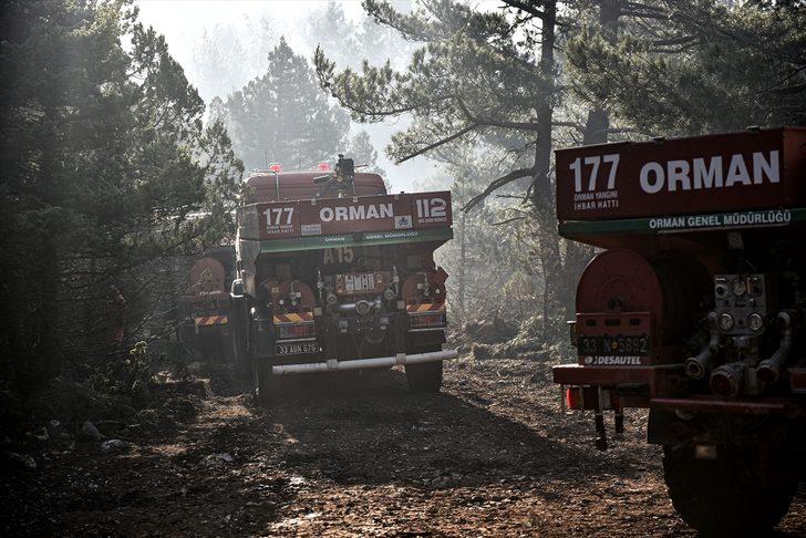 GÜNCELLEME 2 - Mersin'de dün başlayan orman yangını kontrol altına alındı G1