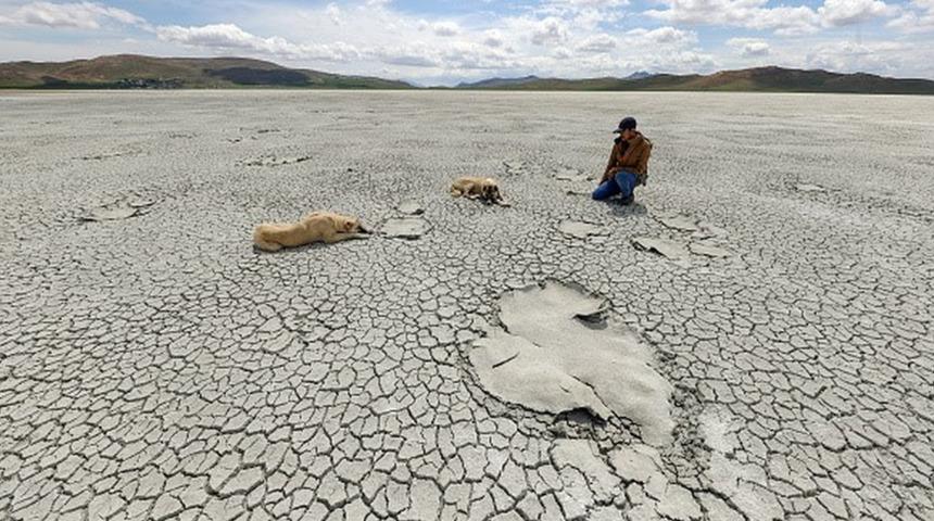 Meteoroloji Genel M&uuml;d&uuml;rl&uuml;ğ&uuml;: Yağışlar y&uuml;zde 66 azaldı, T&uuml;rkiye'nin b&uuml;y&uuml;k bir b&ouml;l&uuml;m&uuml;nde kuraklık var