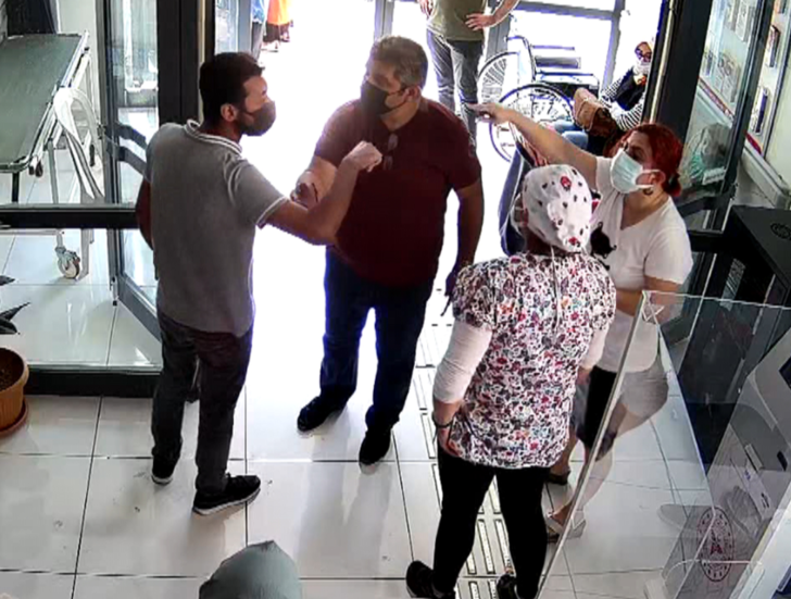 Doktora, ''Aşım neden zamanında yapılmıyor?'' saldırısı! Ağlayarak anlattı: Bunu hak etmiyoruz G5