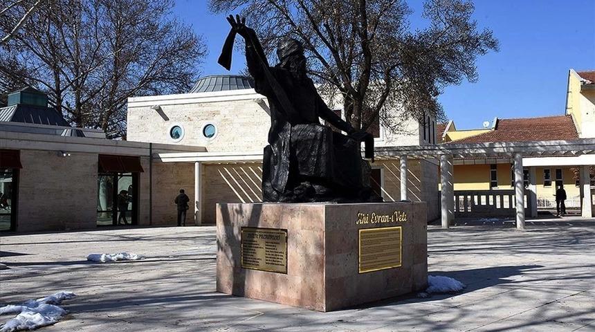 Ahi Evran-ı Velî (Esnafın Piri) kimdir? Ahilik Teşkilatı ne demek? Ahi Evran-ı Veli nasıl öldü?