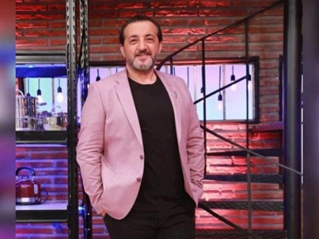 Şef Mehmet Yal&ccedil;ınkaya'nın eli neden cebinde? Mehmet Yal&ccedil;ınkaya'nın eline ne oldu?