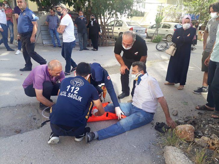 Afyonkarahisar'da otomobil ile motosiklet çarpıştı: 4 yaralı G2