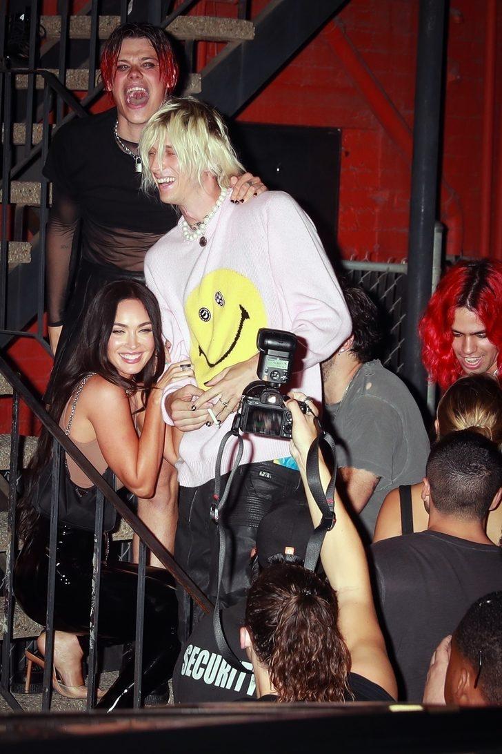 Megan Fox genç sevgilisi Machine Gun Kelly ile gittiği partinin sonunu getiremedi G1