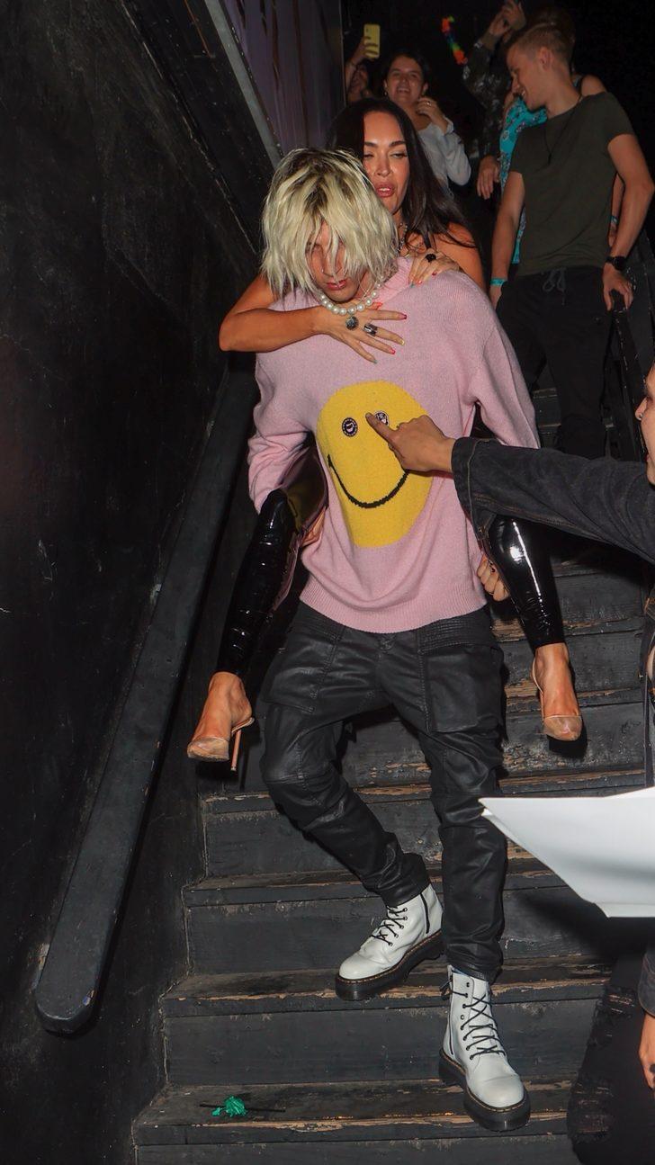 Megan Fox genç sevgilisi Machine Gun Kelly ile gittiği partinin sonunu getiremedi G3