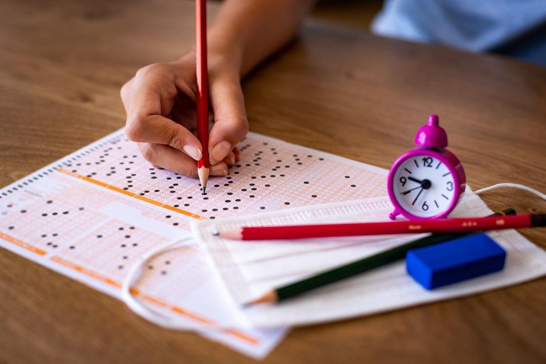 YKS refakat&ccedil;ilerine sokağa &ccedil;ıkma yasağı var mı? YKS refakat&ccedil;ileri sokağa &ccedil;ıkma yasağından muaf mı?