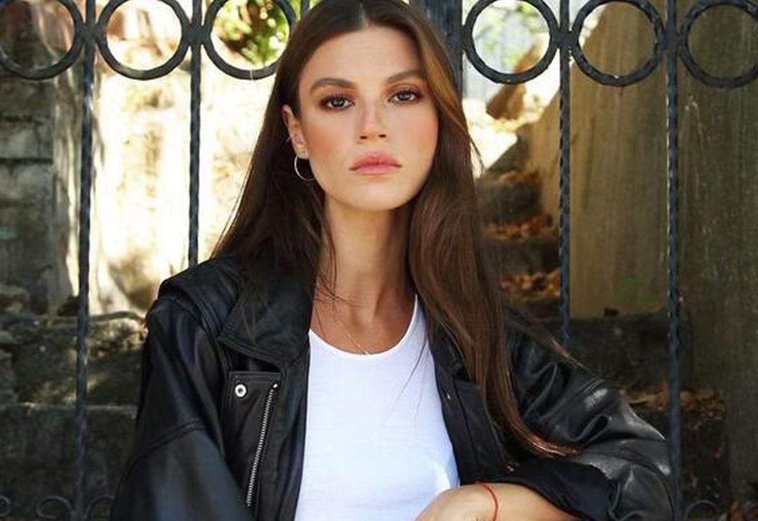 Arka Sokaklar'dan ayrılan Y&uuml;sra Geyik soluğu tatilde aldı! Plaj pozları