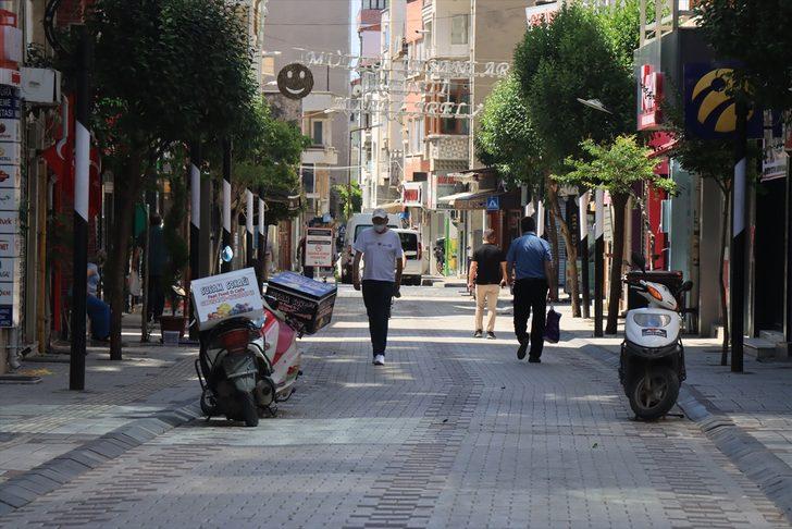 Trakya'da pazar günleri uygulanan sokağa çıkma kısıtlamasının son gününde YKS yoğunluğu yaşandı G3