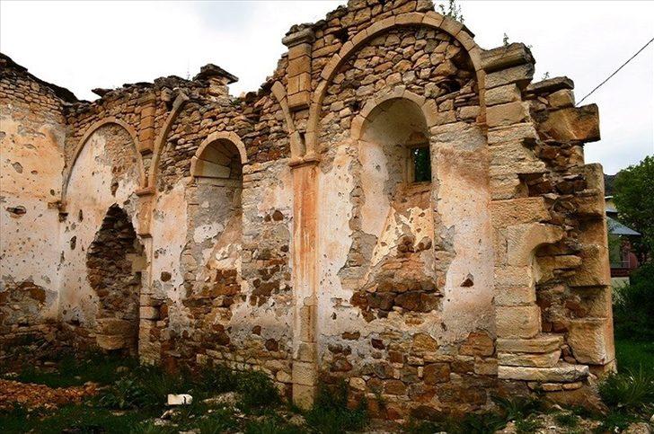 Duyarlı gencin başvurusu üzerine Giresun'daki tarihi kilisenin onarım süreci başlatıldı G2