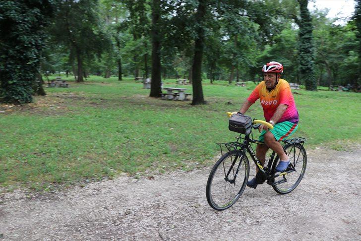Eski milli sporcu Kovid-19'la mücadele eden sağlık çalışanlarına moral vermek için pedal çeviriyor G3