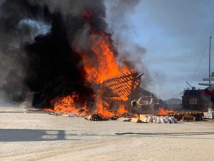 Marmaris'te çekek yerindeki 4 yat yandı G1