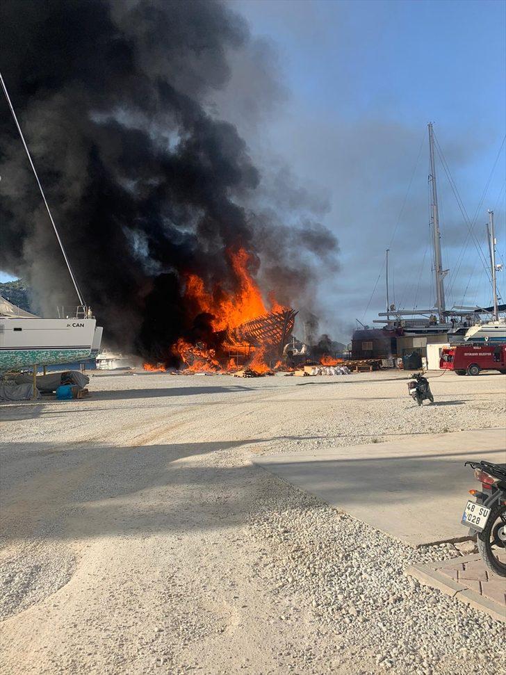 Marmaris'te çekek yerindeki 4 yat yandı G2