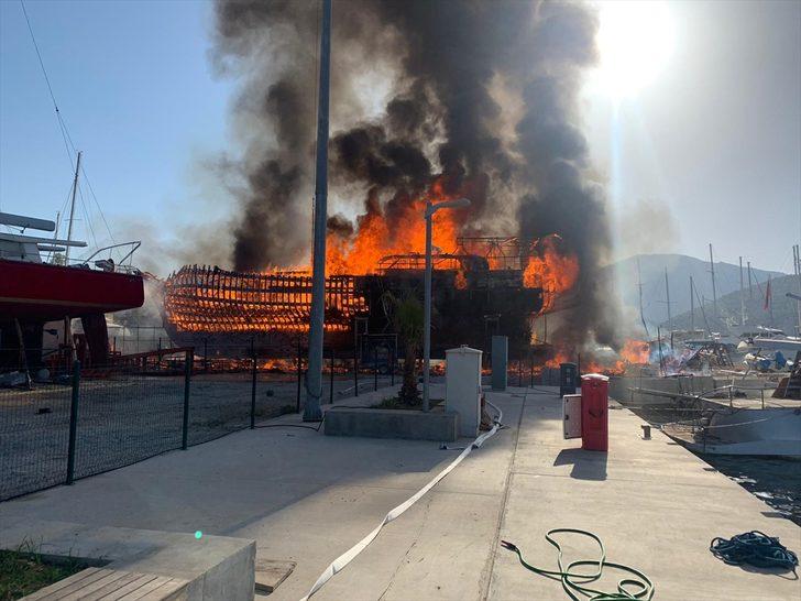 Marmaris'te çekek yerindeki 4 yat yandı G3