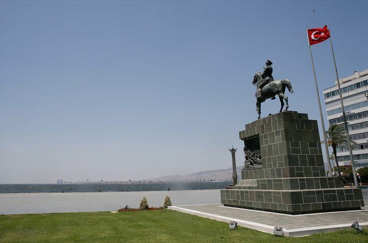 İzmir ve çevre illerde kademeli normalleşmenin son pazar gününde sakinlik gözlendi G3