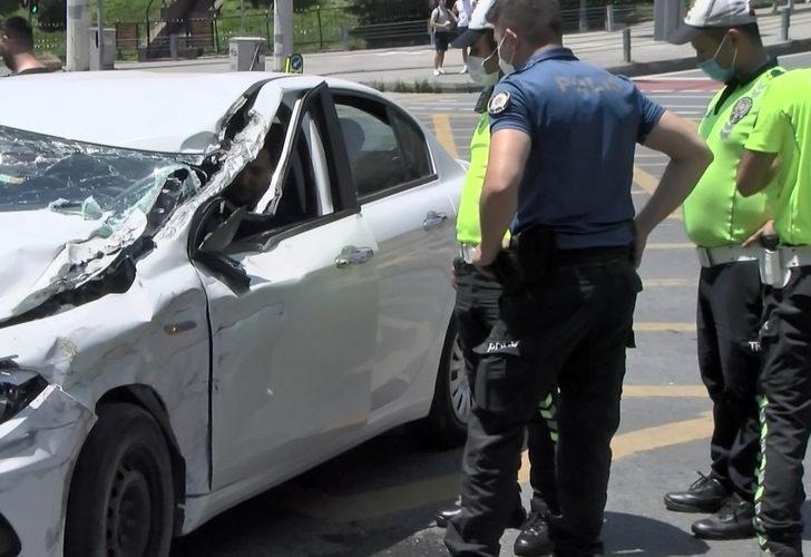 Beşiktaş'ta feci kaza! Kadın polis yanından ayrılmadı G5