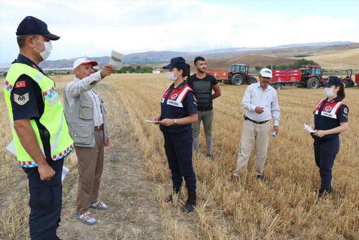 Kırıkkale'de jandarma anız yangınlarına karşı çiftçilere drone ile broşür dağıttı G2