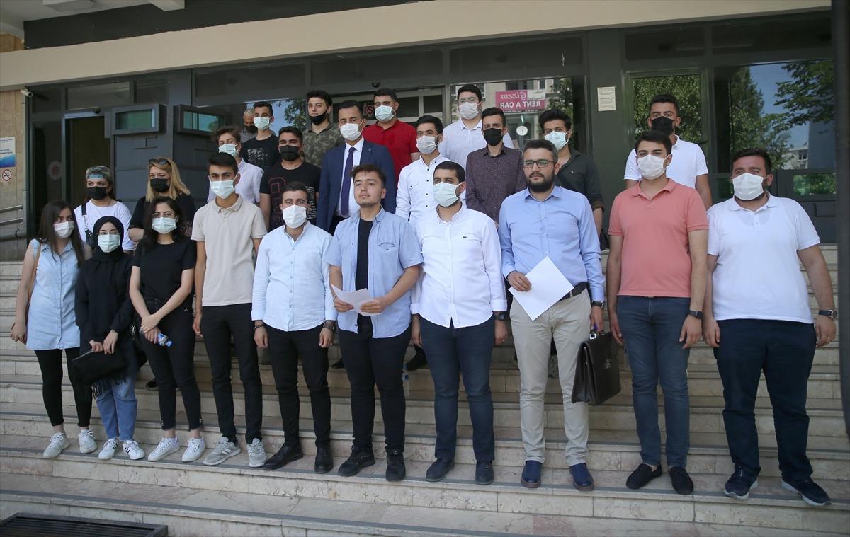 Gaziantep, Malatya ve Şanlıurfa'da &uuml;niversite sınavına giren gen&ccedil;ler Kılı&ccedil;daroğlu'na 1 liralık tazminat davası a&ccedil;tı
