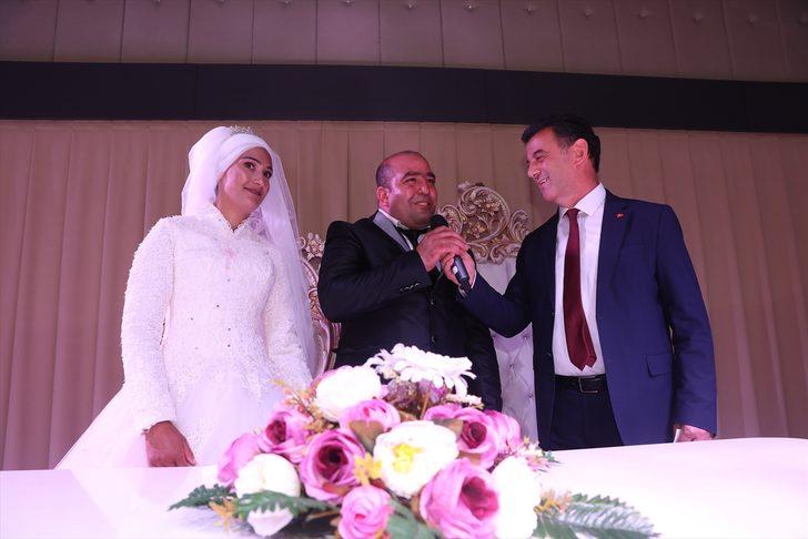 Tekirdağ'da 3 çocuklu ailenin düğün hayali 14 yıl sonra gerçekleşti G2