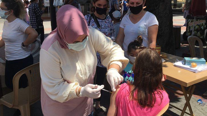 Bartın'da kurulan mobil aşı istasyonunda randevusuz Kovid-19 aşı uygulaması başlatıldı G1